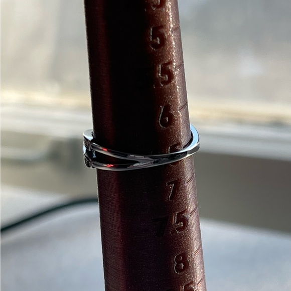 Silver Toned Fashion Ring Size 6.5 - Picture 4 of 5